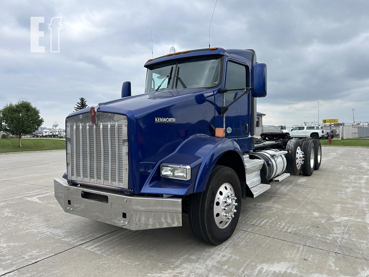 2019-kenworth-t800-image-1