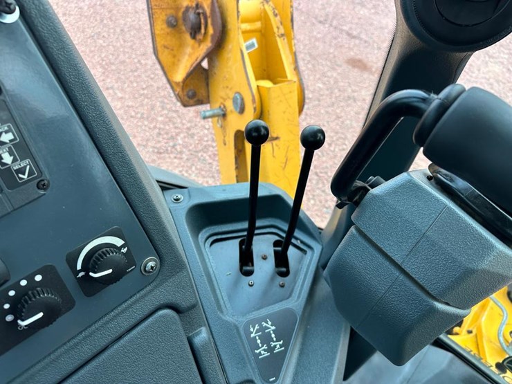 2018-deere-310sl-image-61