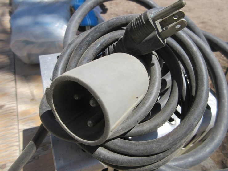 club-car-power-drive-3-electric-cart-charger-image-14
