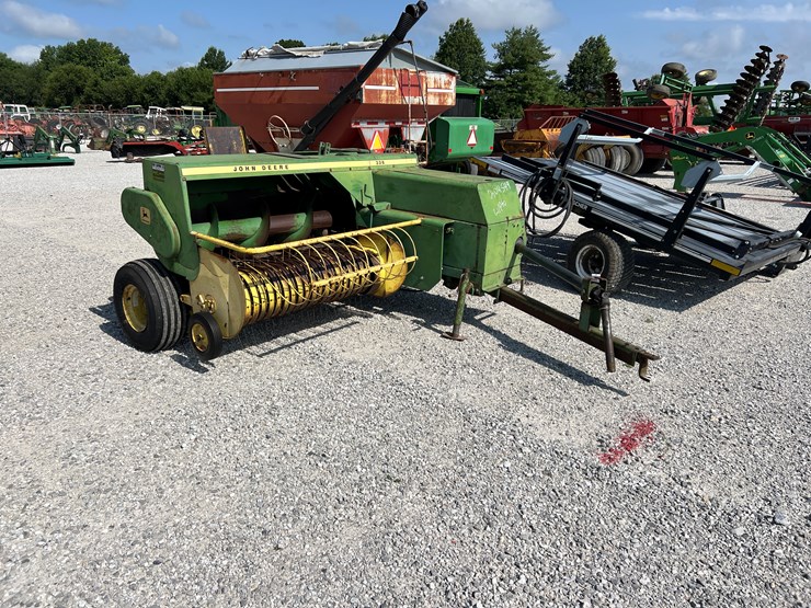 john-deere-336-image-1