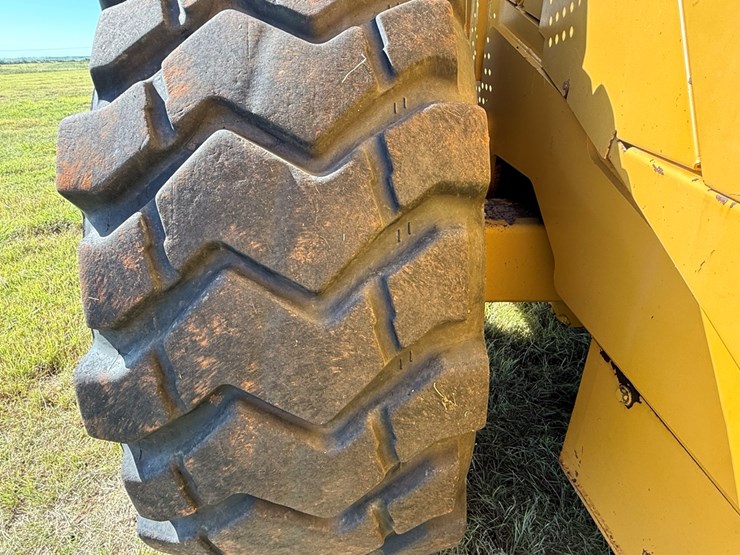 deere-824j-image-6