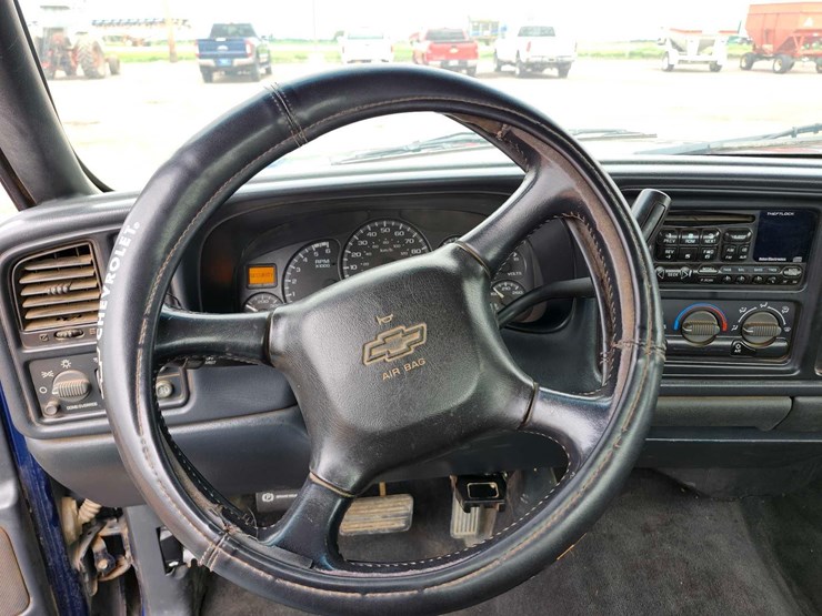 2002-chevrolet-silverado-1500-image-13