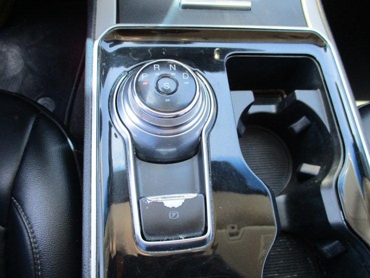 2020-ford-edge-sel-image-11