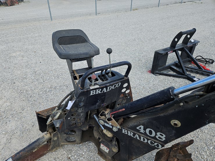 #203064-•-bradco-408w-backhoe-image-3