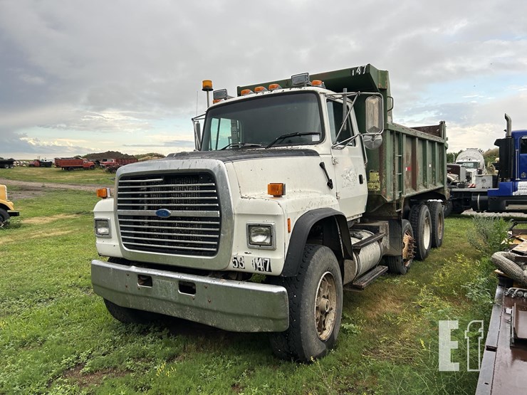 1997-ford-lt8000-image-1