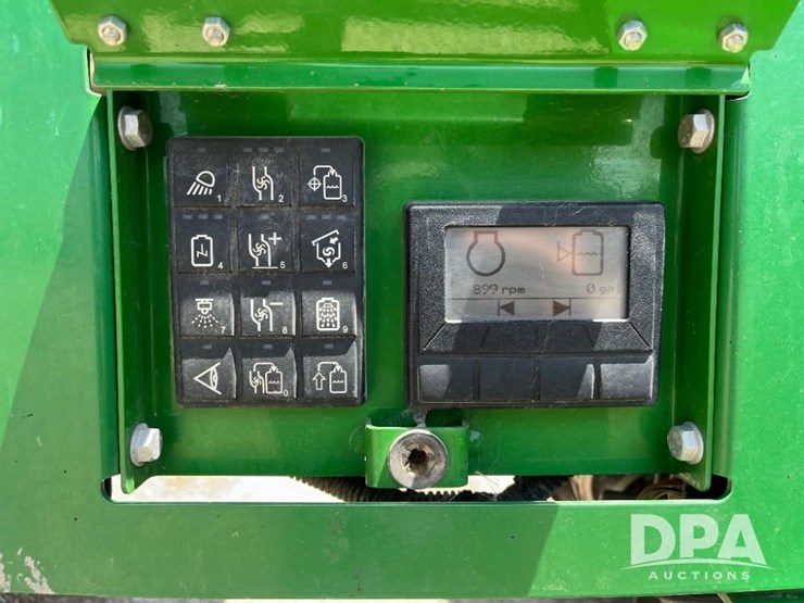 2020-john-deere-r4045-image-71