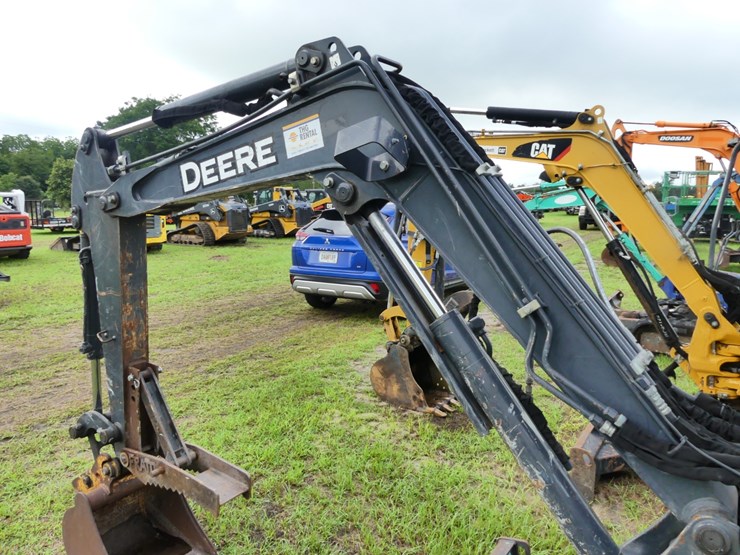 2018-deere-30g-image-9