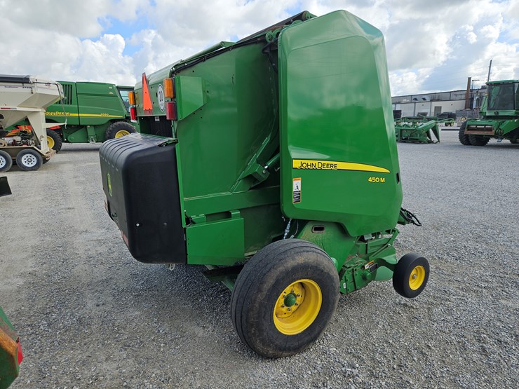2021-john-deere-450m-image-7