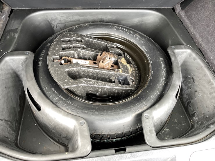2011-jeep-grand-cherokee-laredo-image-33