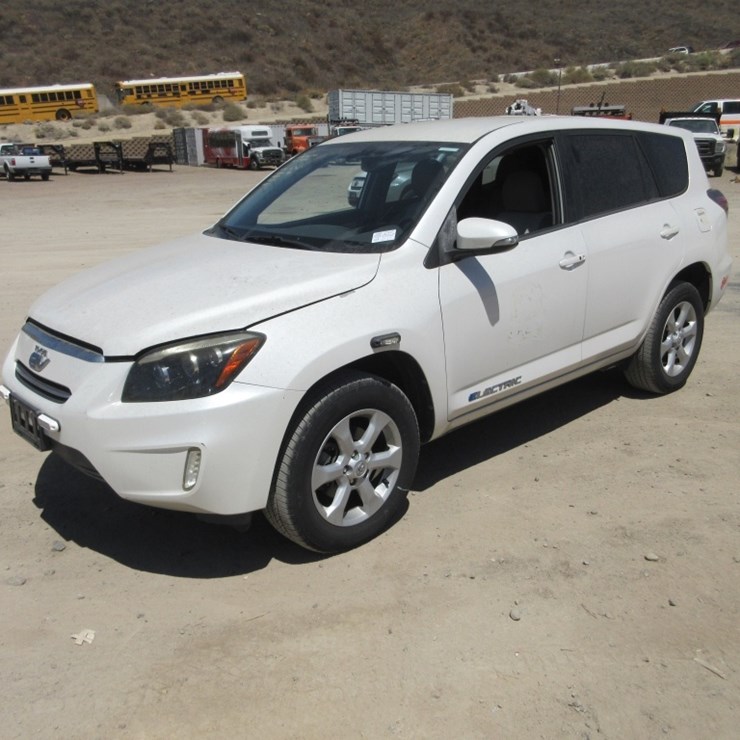 2014 TOYOTA RAV4