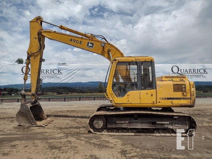 1992-deere-490e-image-1