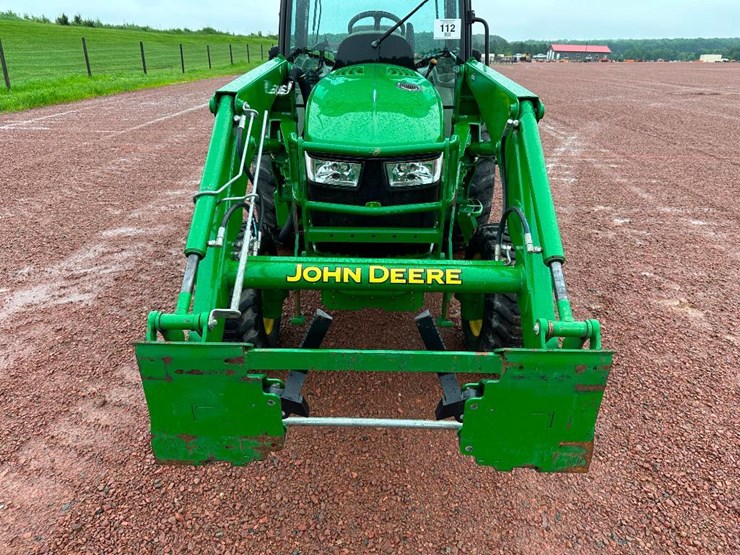 2018-john-deere-4052r-image-26