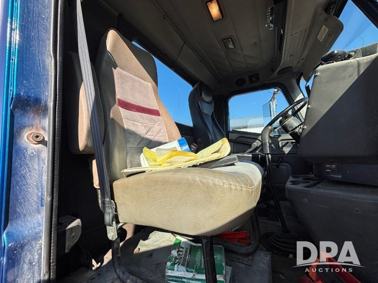 2002-ihc-9400i-day-cab-truck-(gp10940,-unit-109996)-image-71