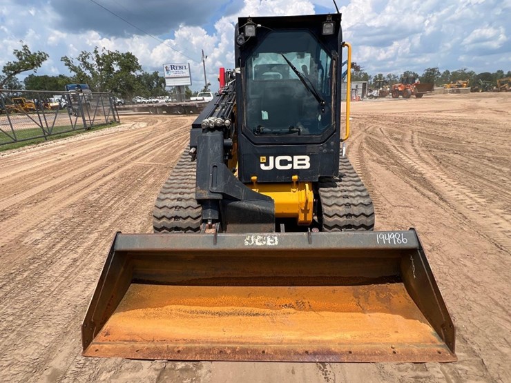 2021-jcb-3ts-8t-image-7