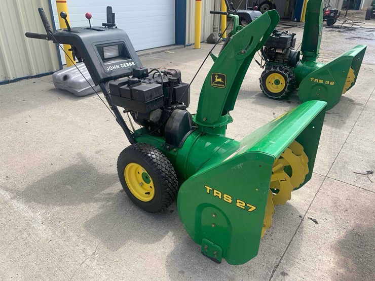 john-deere-trs27-snowblower-image-3