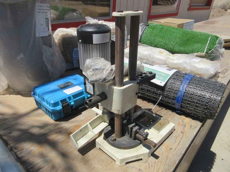 shop-fox-w1671-micro-milling-machine-image-2
