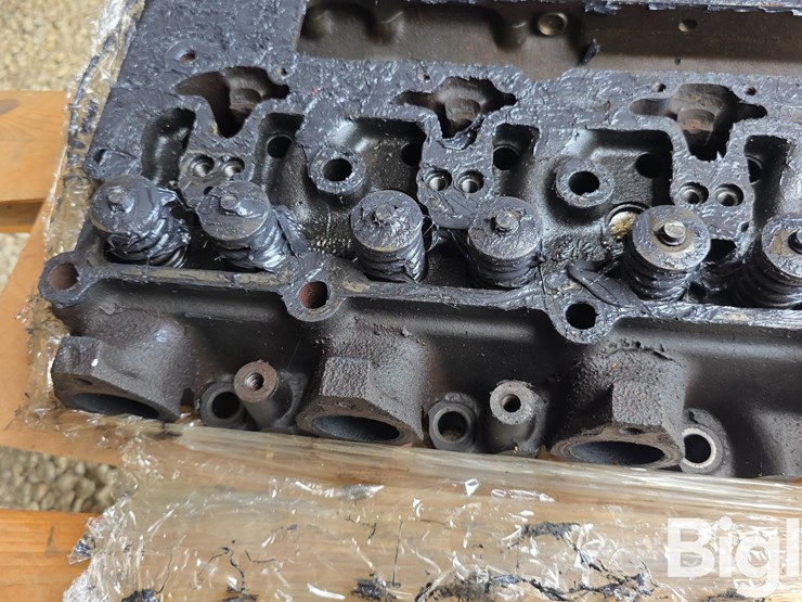 cummins-8.3-engine-head-image-13