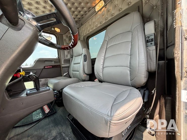 2014-kenworth-t660-image-101