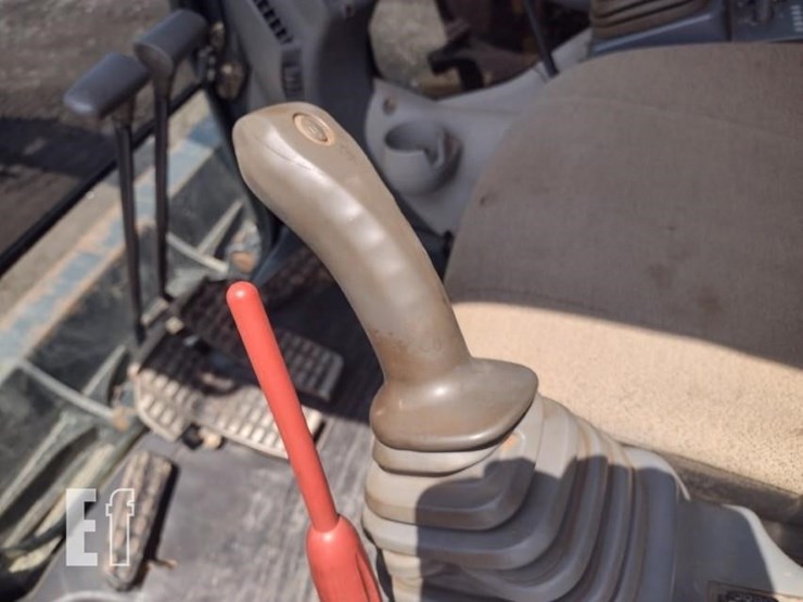 2020-deere-130g-image-10