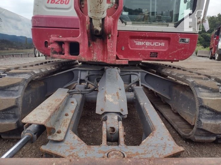2018-takeuchi-tb260-image-23