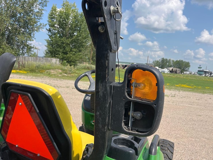 john-deere-3033r-image-25