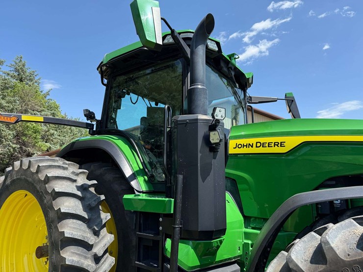 2021-john-deere-8r-340-image-40