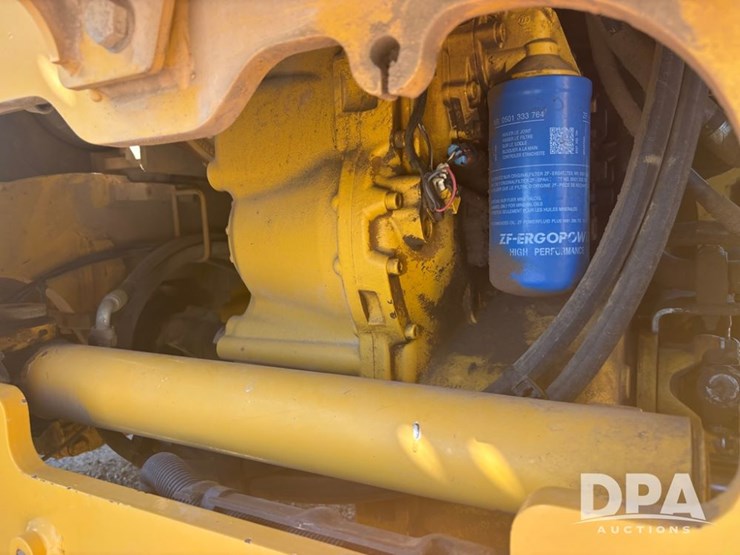 2015-deere-624k-image-50