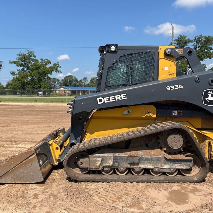 2023 DEERE 333G