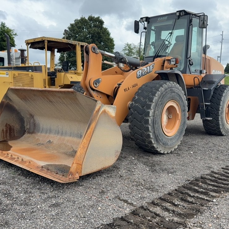 CASE 821F