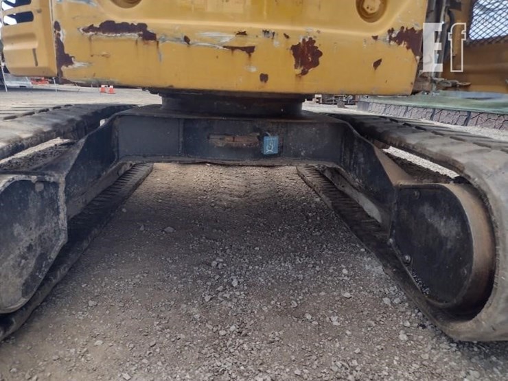 2022-deere-26g-image-45