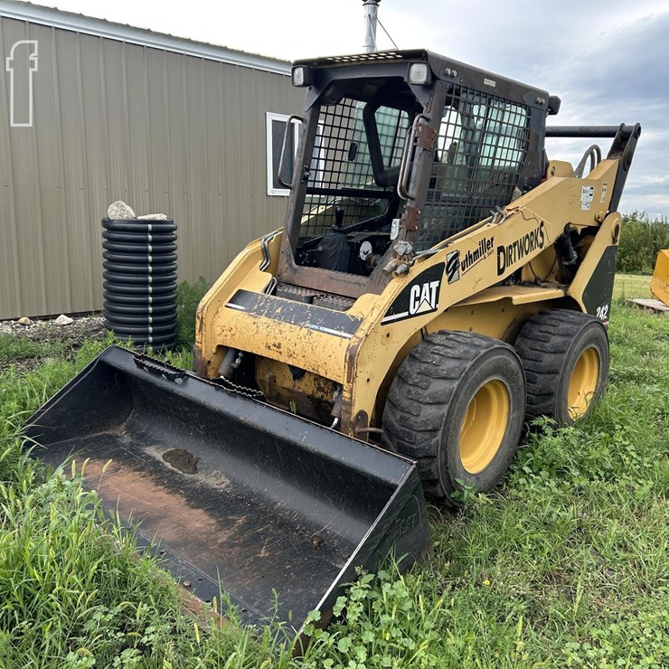 CATERPILLAR 242