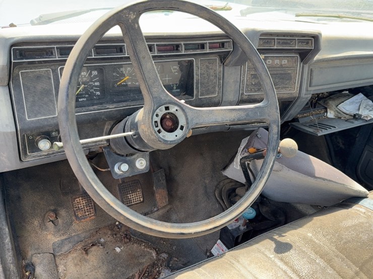 1989-ford-f700-image-15