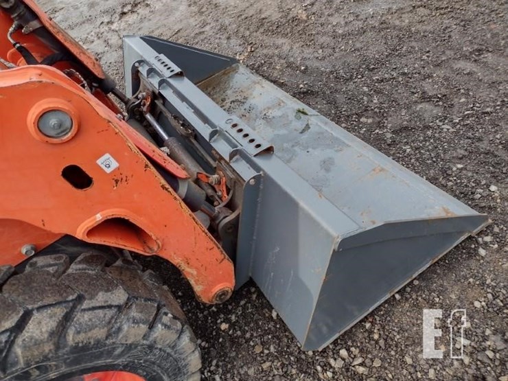 2016-kubota-ssv65-image-16