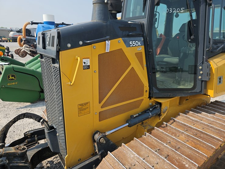 2018-deere-550k-image-21