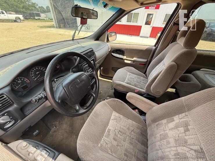 2001-pontiac-montana-image-7