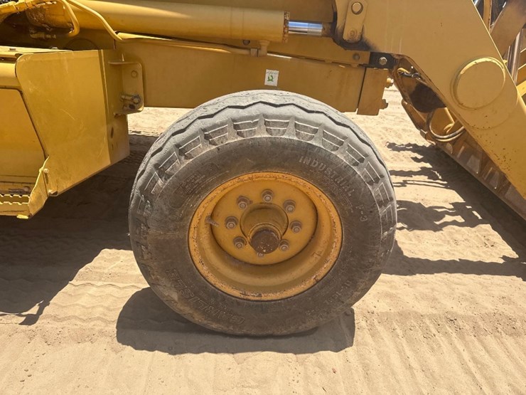 2003-caterpillar-420d-image-11