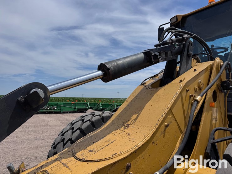 2003-caterpillar-924g-image-17