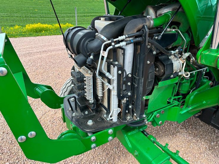 2020-john-deere-5075e-image-45