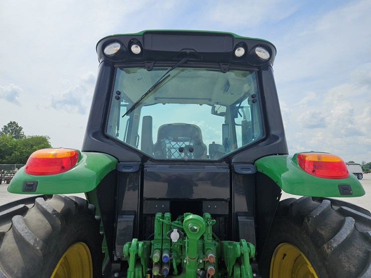 2022-john-deere-6140m-image-16