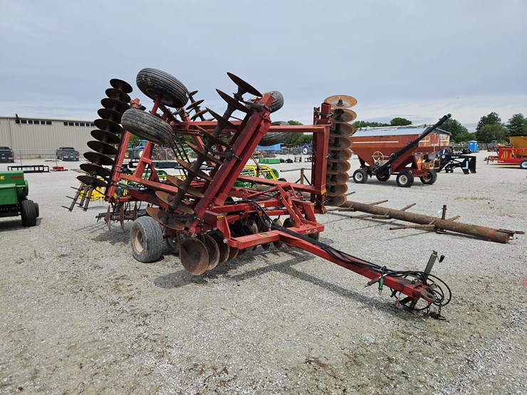 case-ih-3950-image-1