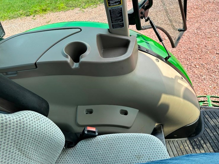 2020-john-deere-5075e-image-59