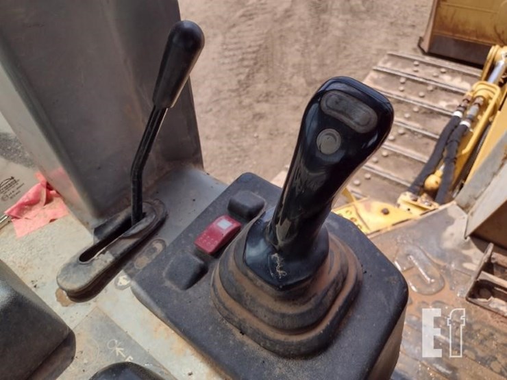 2004-caterpillar-d5g-xl-image-10