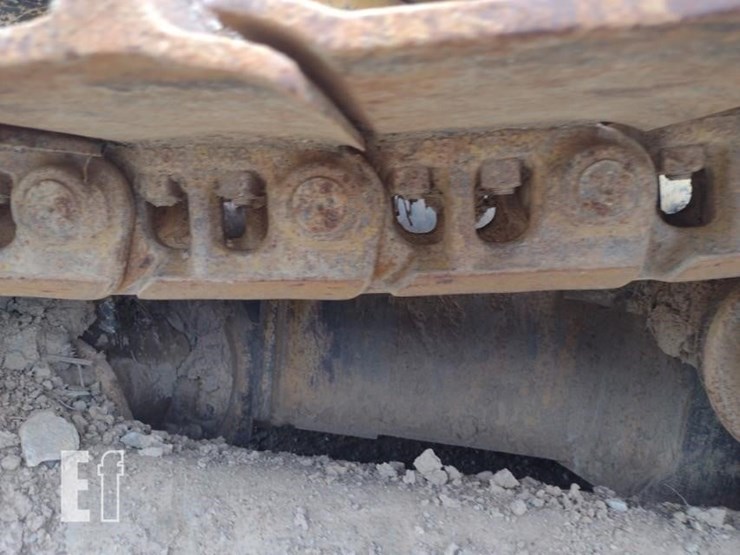 2006-deere-700j-lt-image-37