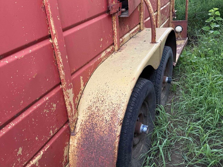 6ft-x-17ft-bumper-hitch-livestock-trailer-image-7