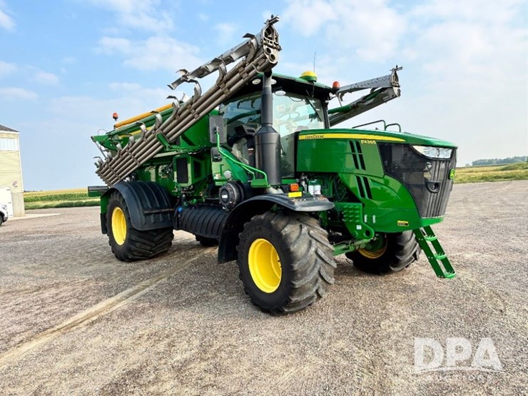 2019-john-deere-f4365-image-1