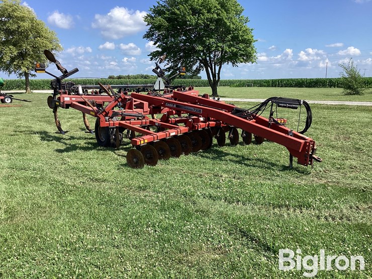 case-ih-730b-ecolo-tiger-7-shank-ripper-image-4