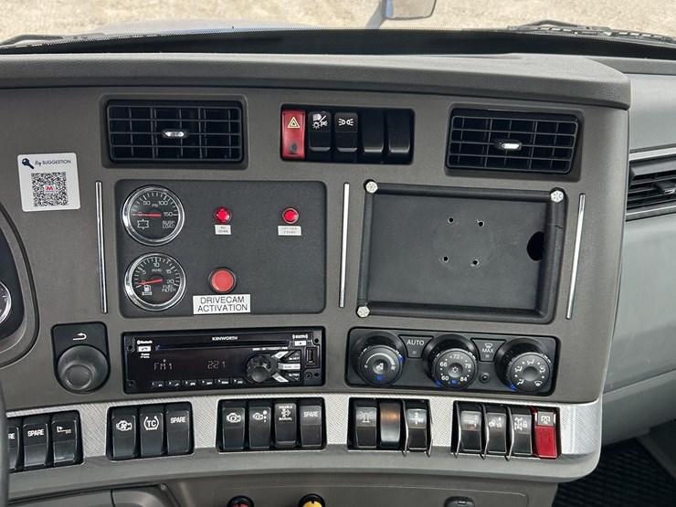 2018-kenworth-t680-image-18