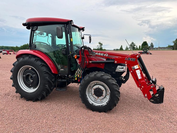 2023-case-ih-farmall-75a-image-3