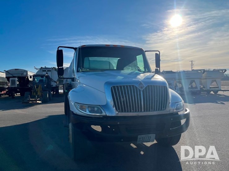 2007-international-durastar-4300-image-27