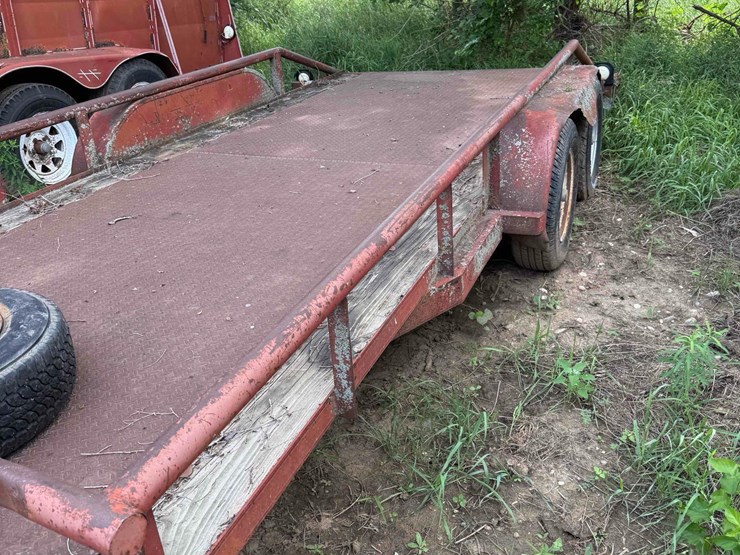 77-1/2”-x-16ft-flatbed-trailer-image-10